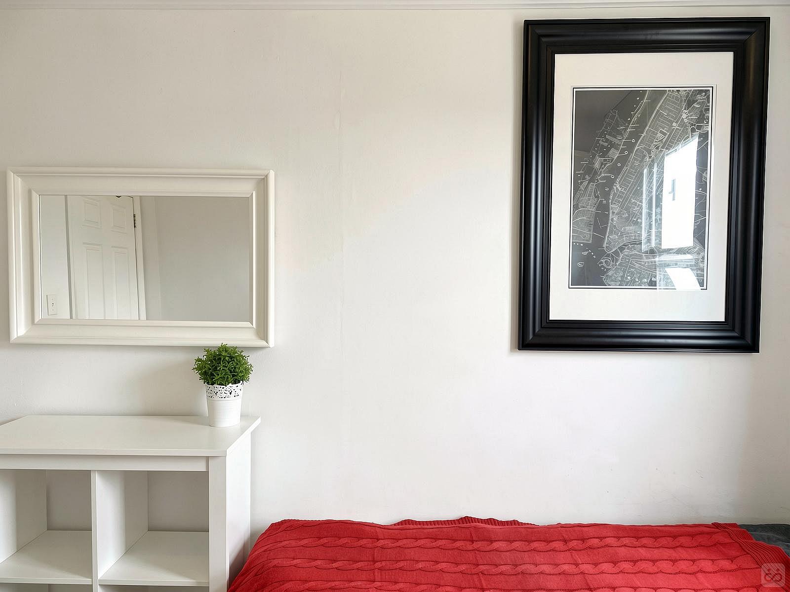  Room C  -  Classic Apt. w/ Workspace  - Gallery -  59