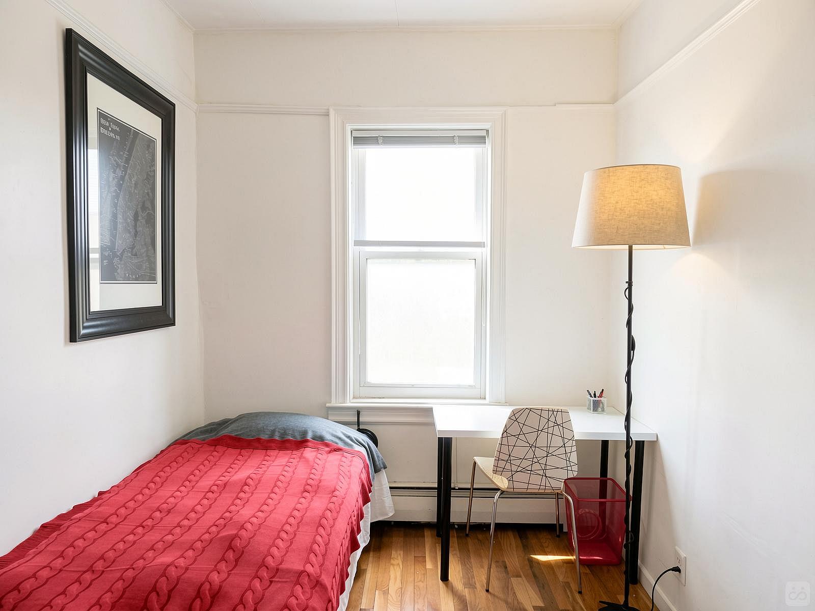  Room C  -  Classic Apt. w/ Workspace  - Gallery -  58