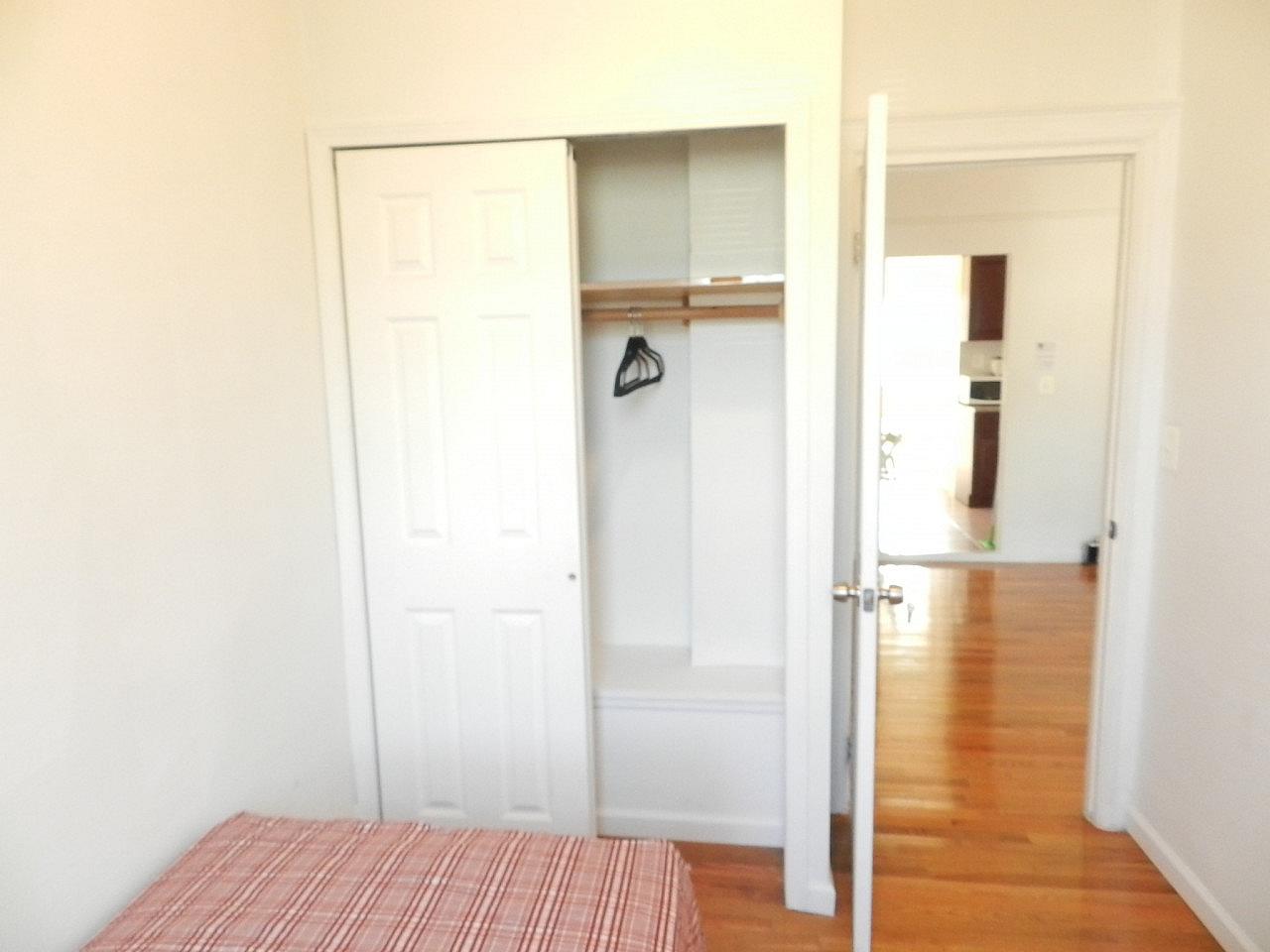  Room D  -  Classic Apt. w/ Workspace  - Gallery -  22