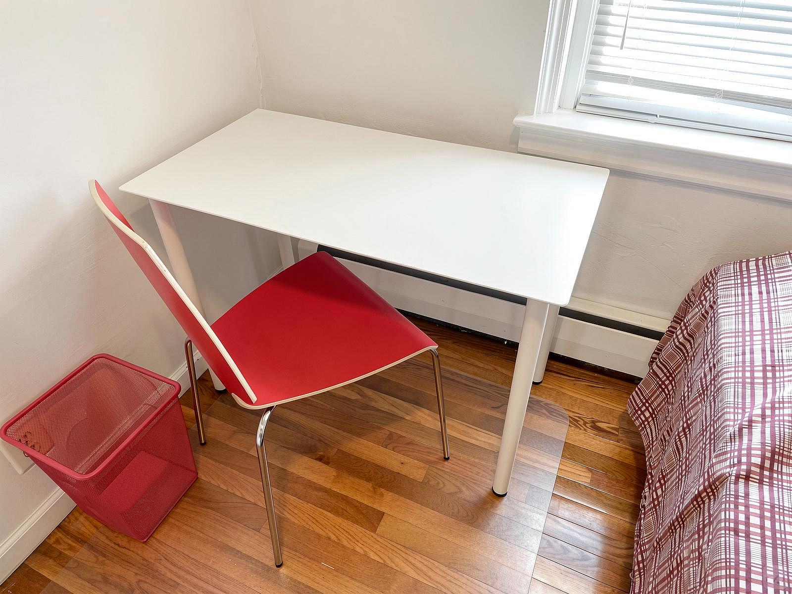  Room D  -  Classic Apt. w/ Workspace  - Gallery -  31