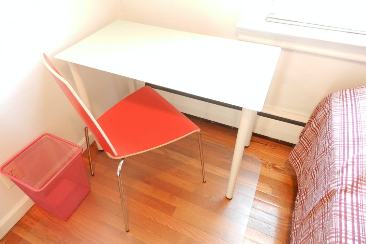  Room D  -  Classic Apt. w/ Workspace  - Gallery -  1