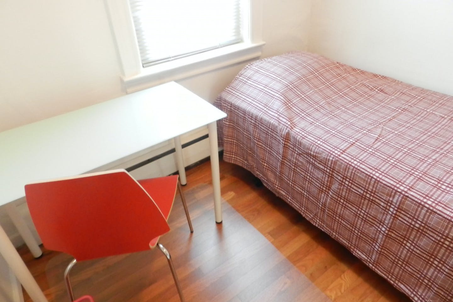  Room D  -  Classic Apt. w/ Workspace  - Gallery -  5