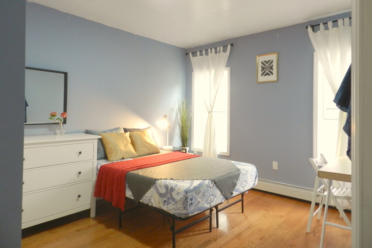  Room A  -  Cozy Townhouse w/ Workspace  - Gallery -  1