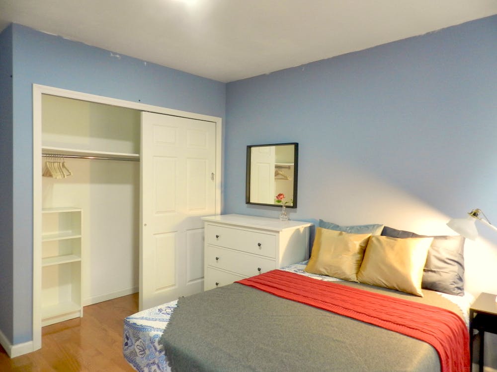  Room A  -  Cozy Townhouse w/ Workspace  - Gallery -  14