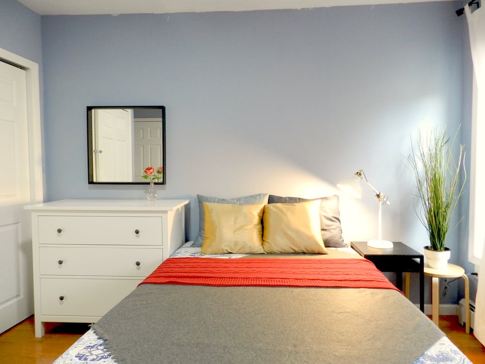  Room A  -  Cozy Townhouse w/ Workspace  - Gallery -  10