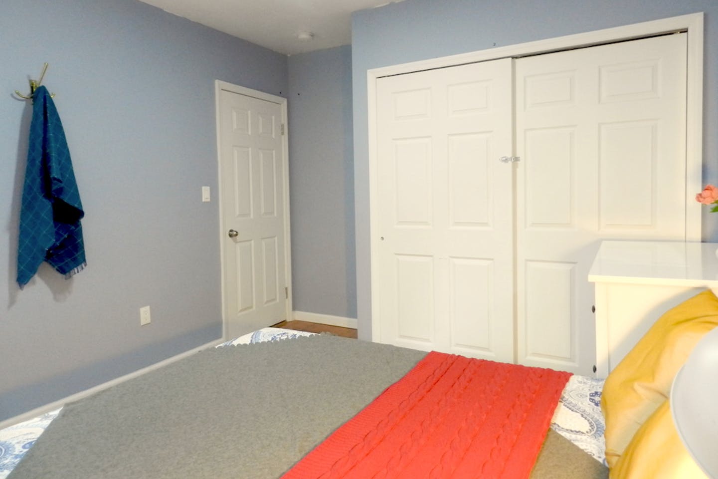  Room A  -  Cozy Townhouse w/ Workspace  - Gallery -  3