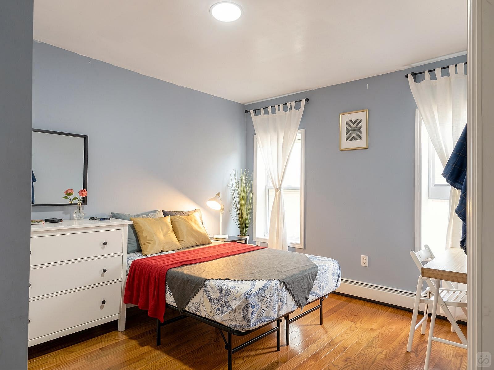  Room A  -  Cozy Townhouse w/ Workspace  - Gallery -  26