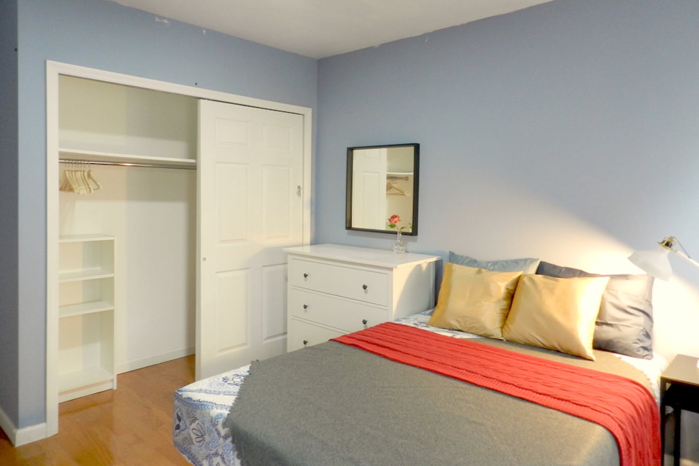  Room A  -  Cozy Townhouse w/ Workspace  - Gallery -  4