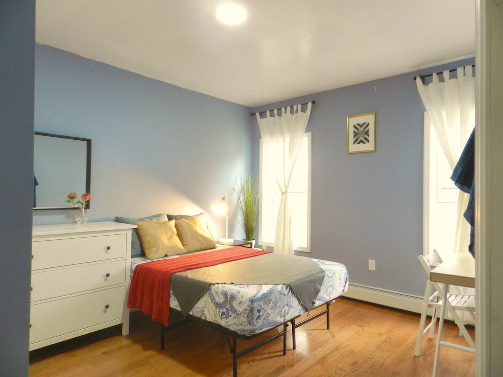  Room A  -  Cozy Townhouse w/ Workspace  - Gallery -  11