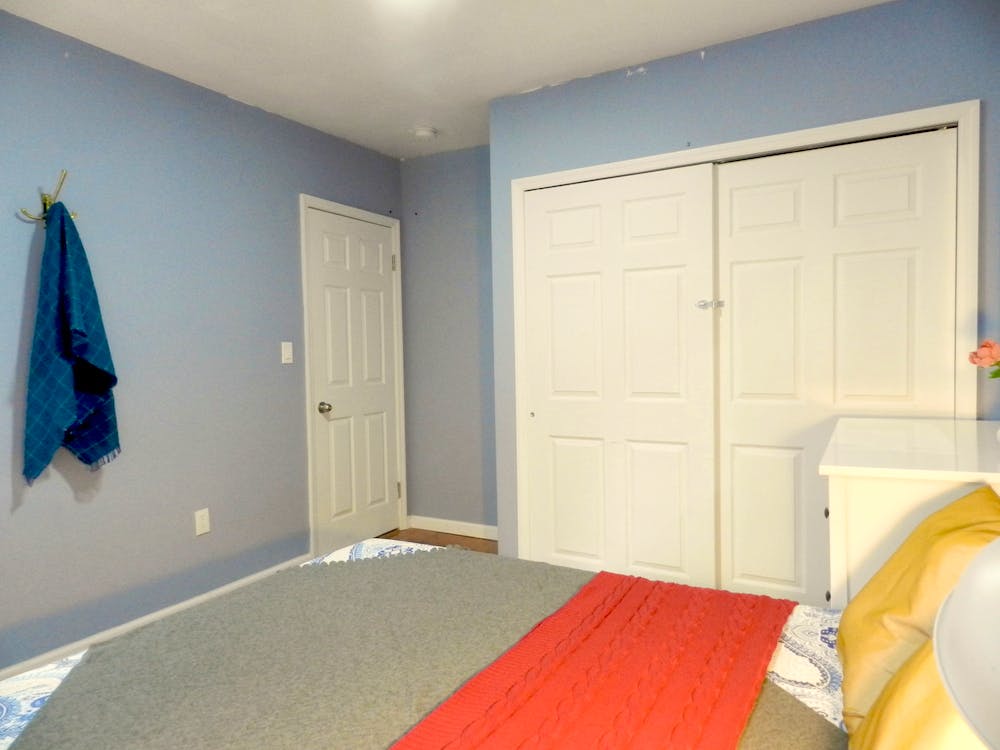  Room A  -  Cozy Townhouse w/ Workspace  - Gallery -  13