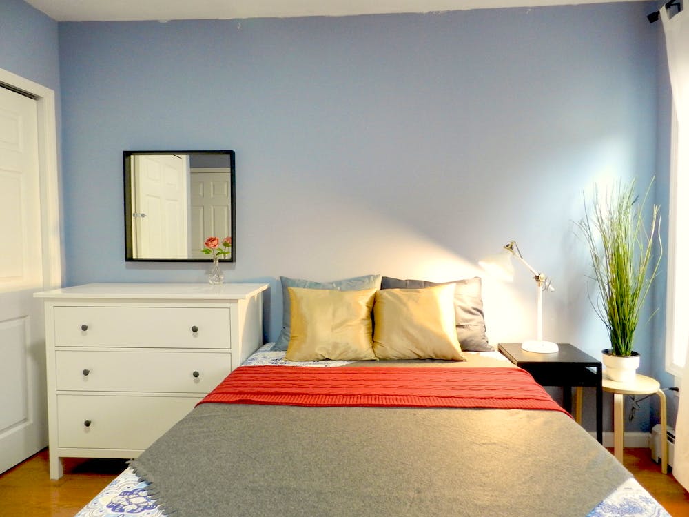  Room A  -  Cozy Townhouse w/ Workspace  - Gallery -  15