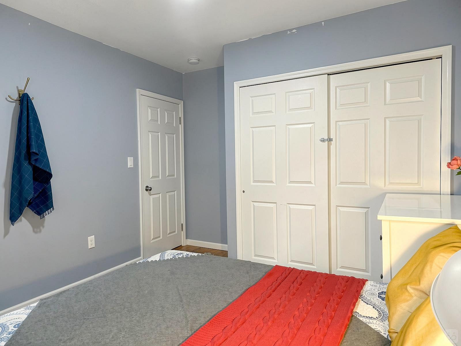  Room A  -  Cozy Townhouse w/ Workspace  - Gallery -  28