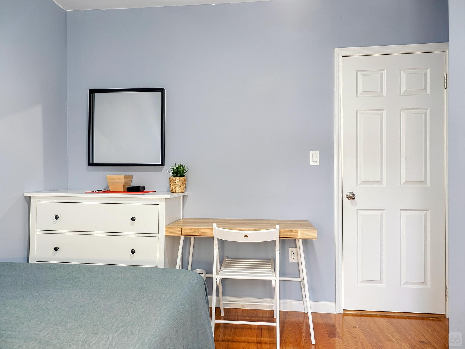  Room B  -  Cozy Townhouse w/ Workspace  - Gallery -  42