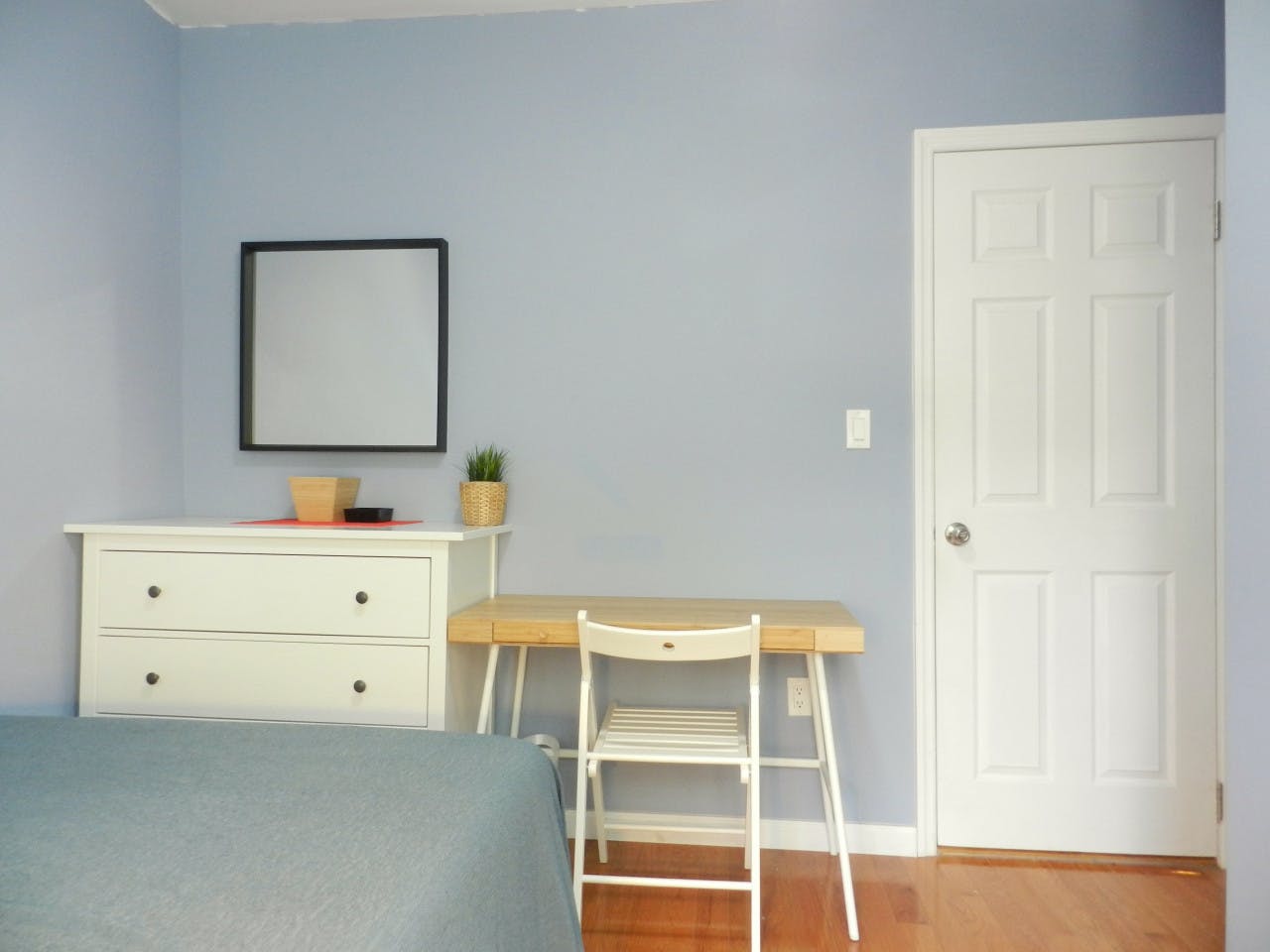  Room B  -  Cozy Townhouse w/ Workspace  - Gallery -  14