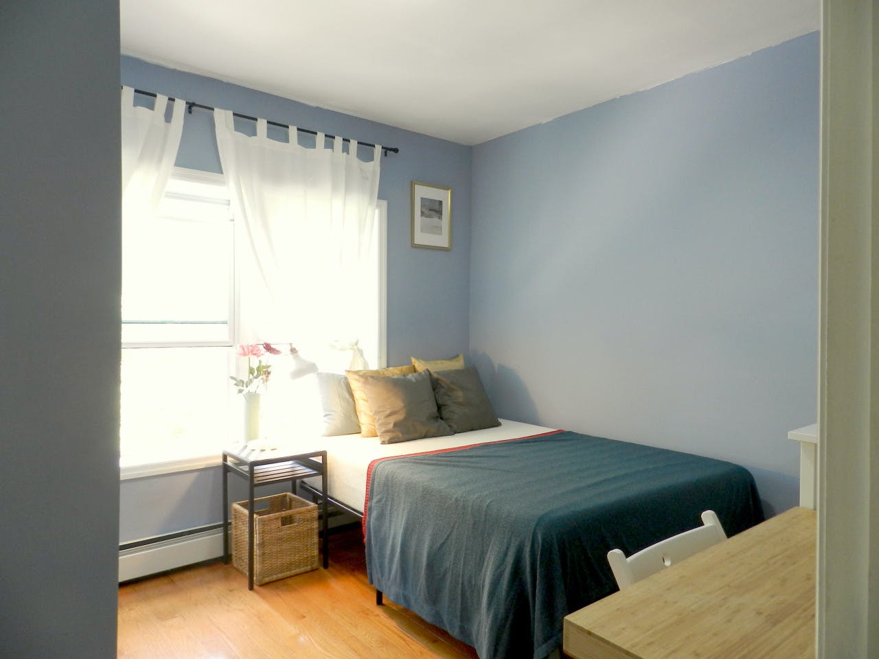  Room B  -  Cozy Townhouse w/ Workspace  - Gallery -  11