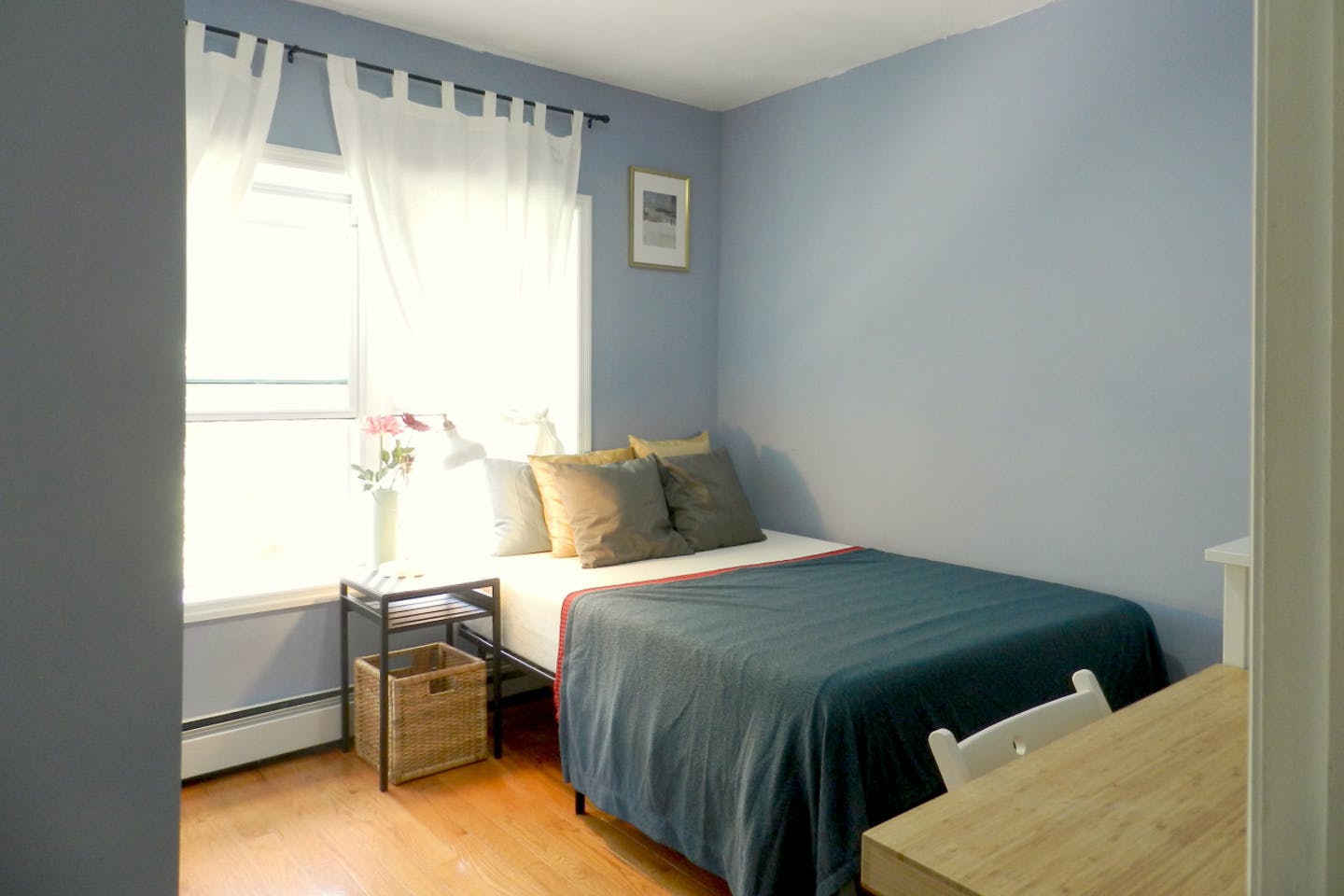  Room B  -  Cozy Townhouse w/ Workspace  - Gallery -  4