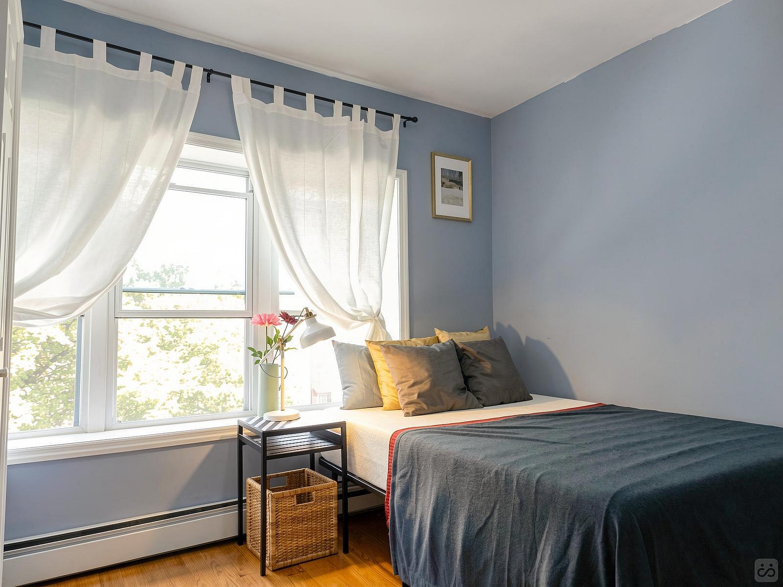  Room B  -  Cozy Townhouse w/ Workspace  - Gallery -  38