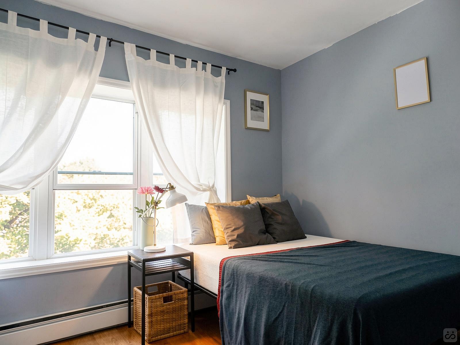  Room B  -  Cozy Townhouse w/ Workspace  - Gallery -  36