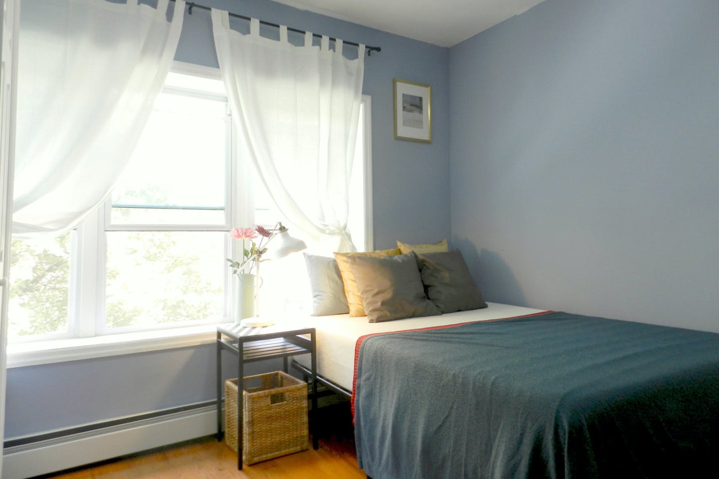  Room B  -  Cozy Townhouse w/ Workspace  - Gallery -  3