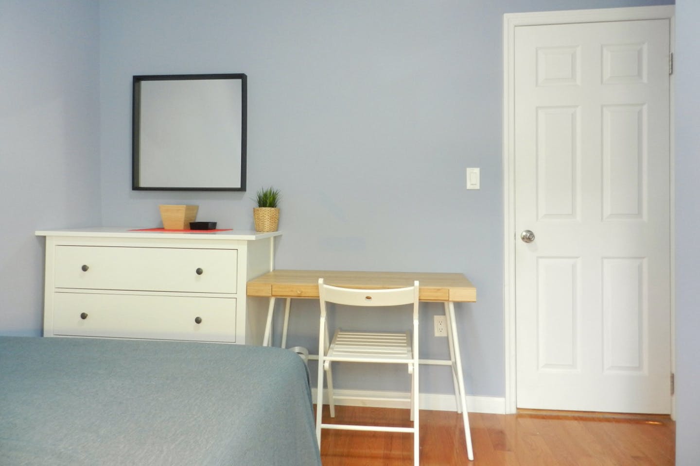  Room B  -  Cozy Townhouse w/ Workspace  - Gallery -  7