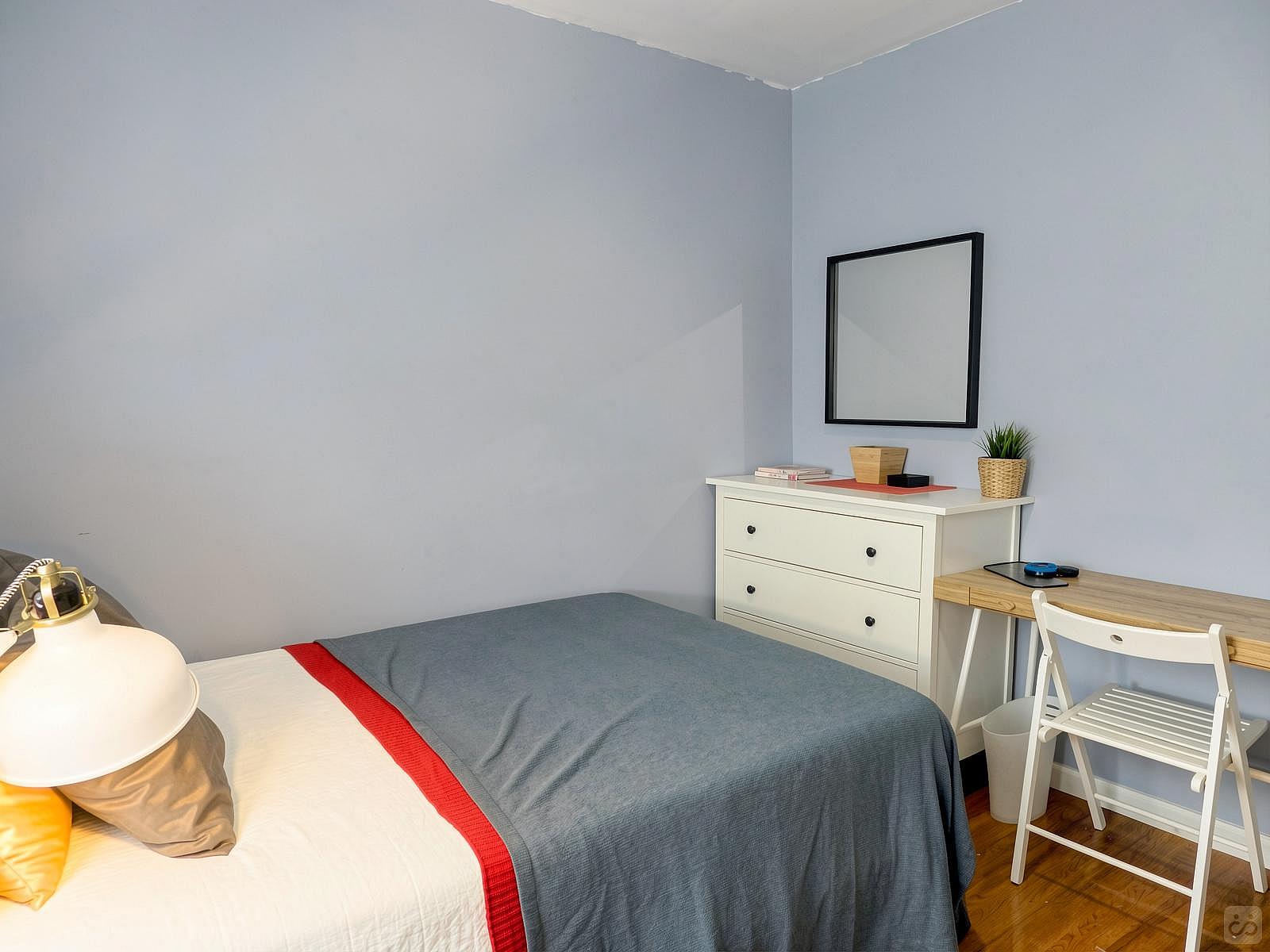  Room B  -  Cozy Townhouse w/ Workspace  - Gallery -  37