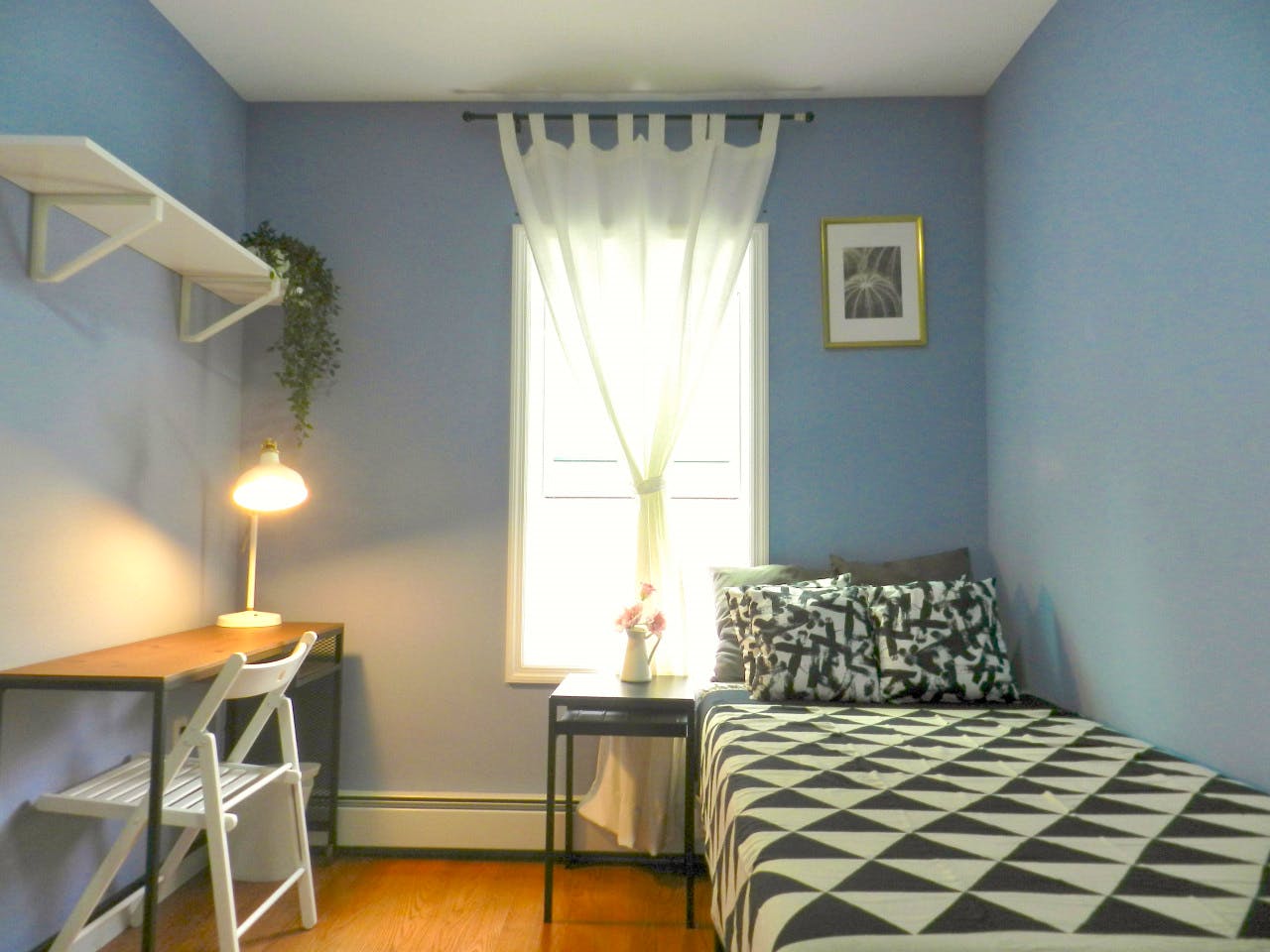  Room C  -  Cozy Townhouse w/ Workspace  - Gallery -  23