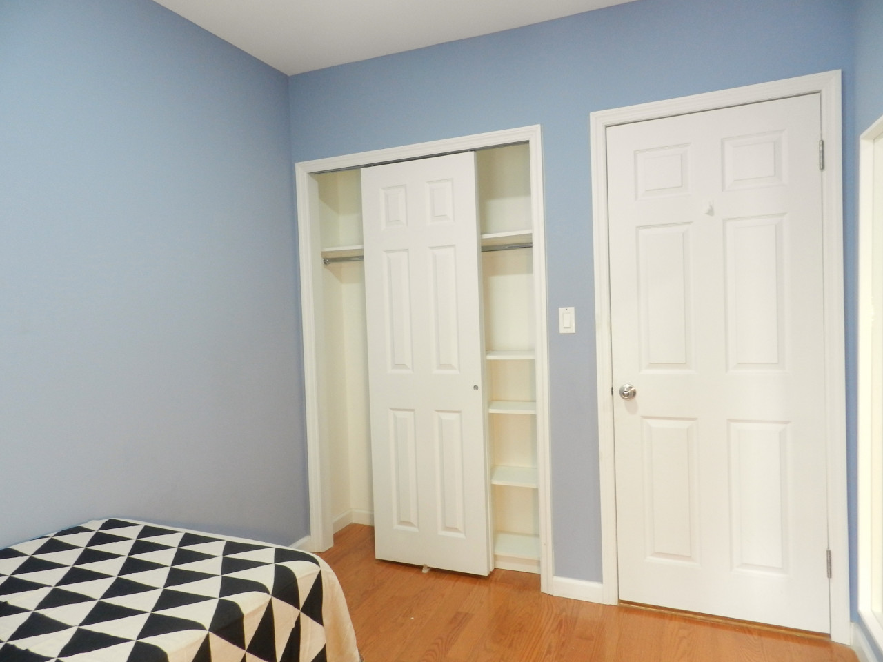  Room C  -  Cozy Townhouse w/ Workspace  - Gallery -  33