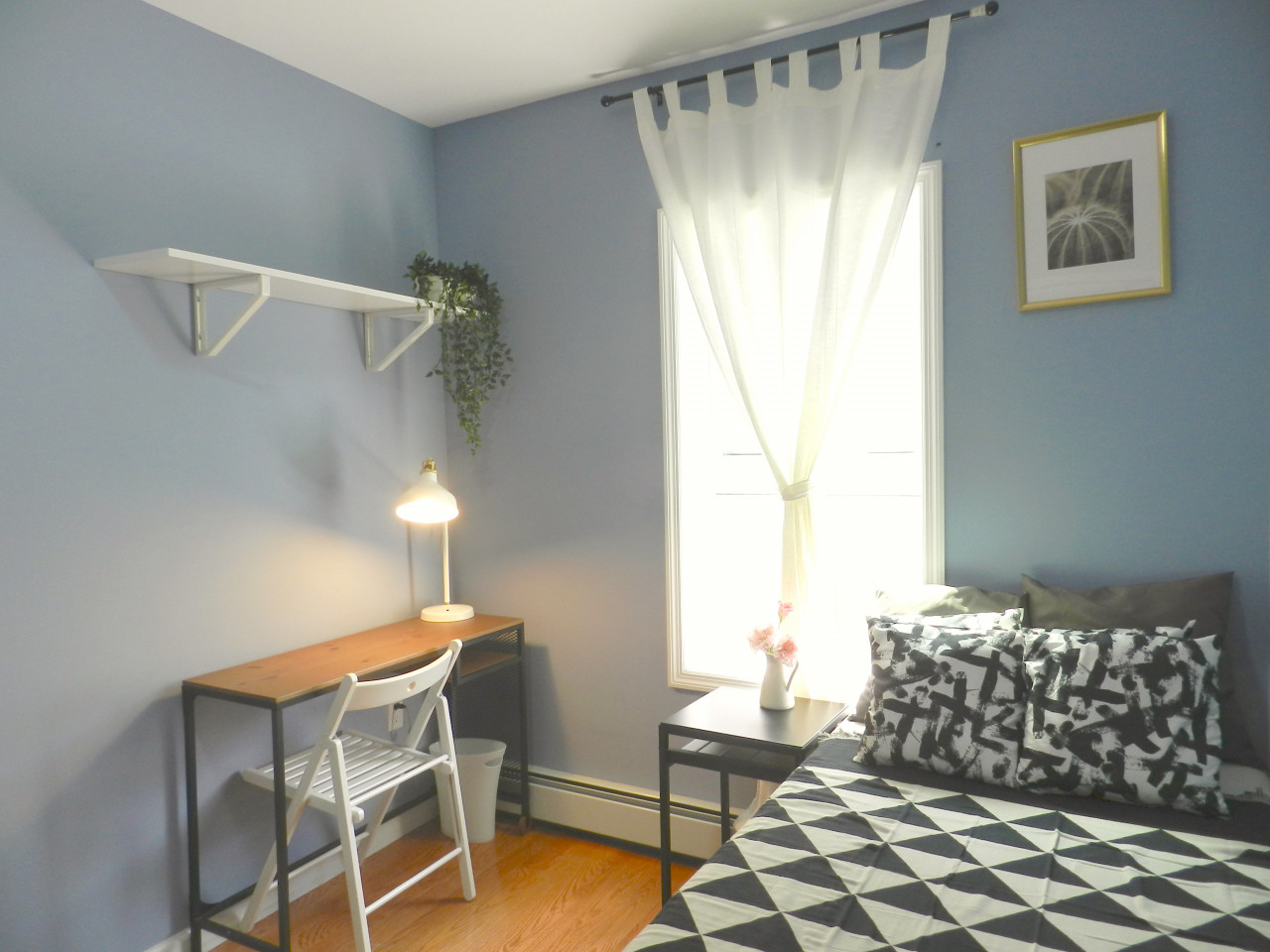  Room C  -  Cozy Townhouse w/ Workspace  - Gallery -  29