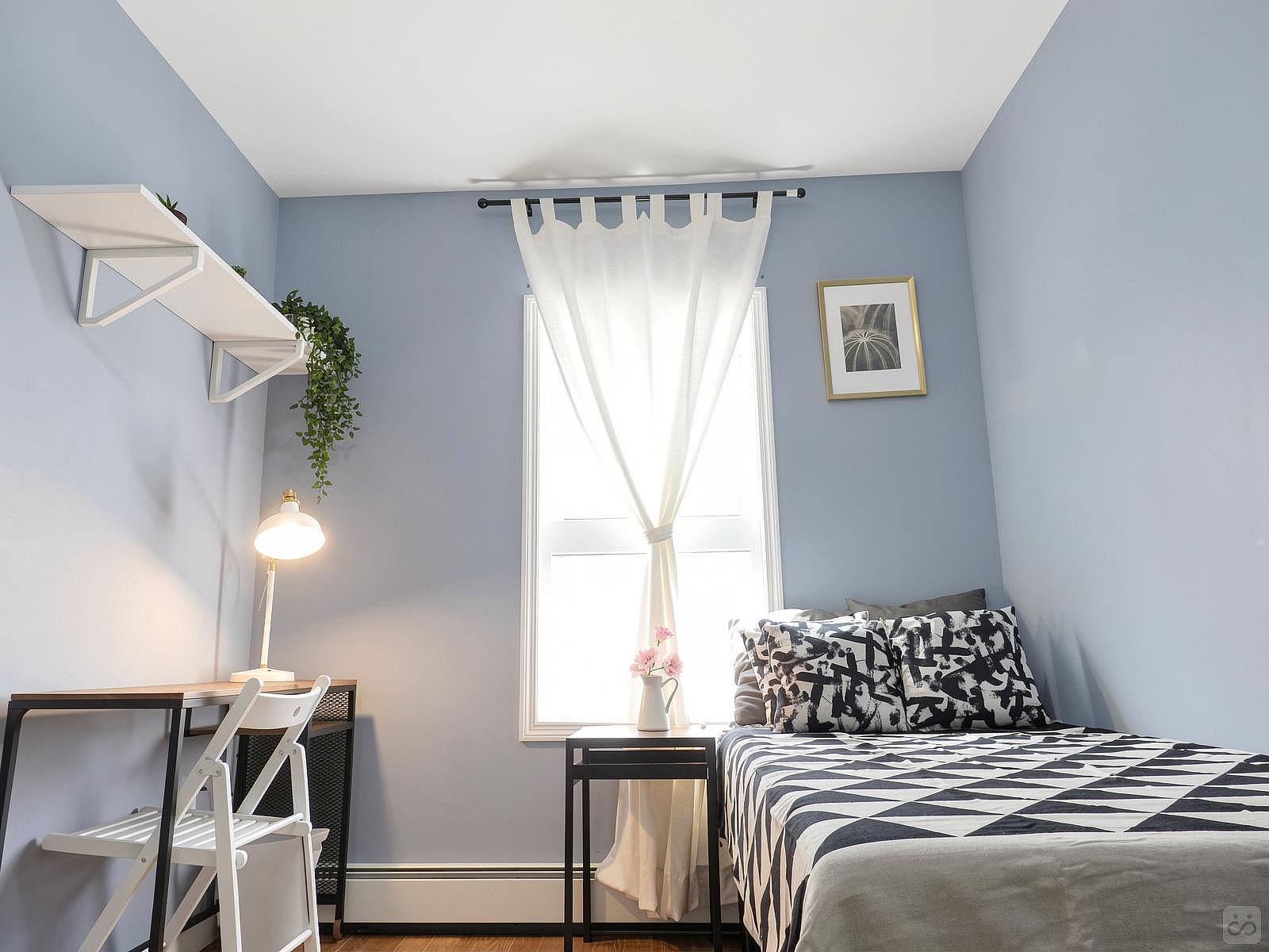  Room C  -  Cozy Townhouse w/ Workspace  - Gallery -  48