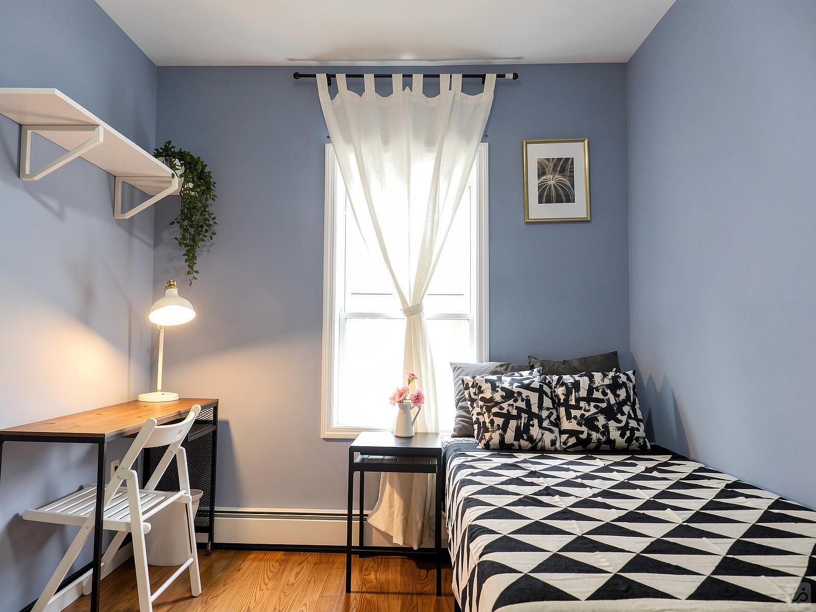  Room C  -  Cozy Townhouse w/ Workspace  - Gallery -  50