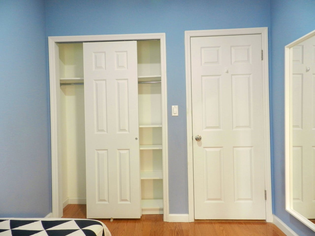  Room C  -  Cozy Townhouse w/ Workspace  - Gallery -  25