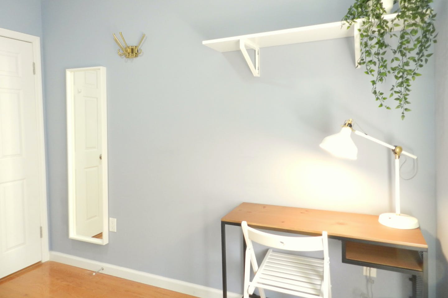  Room C  -  Cozy Townhouse w/ Workspace  - Gallery -  8