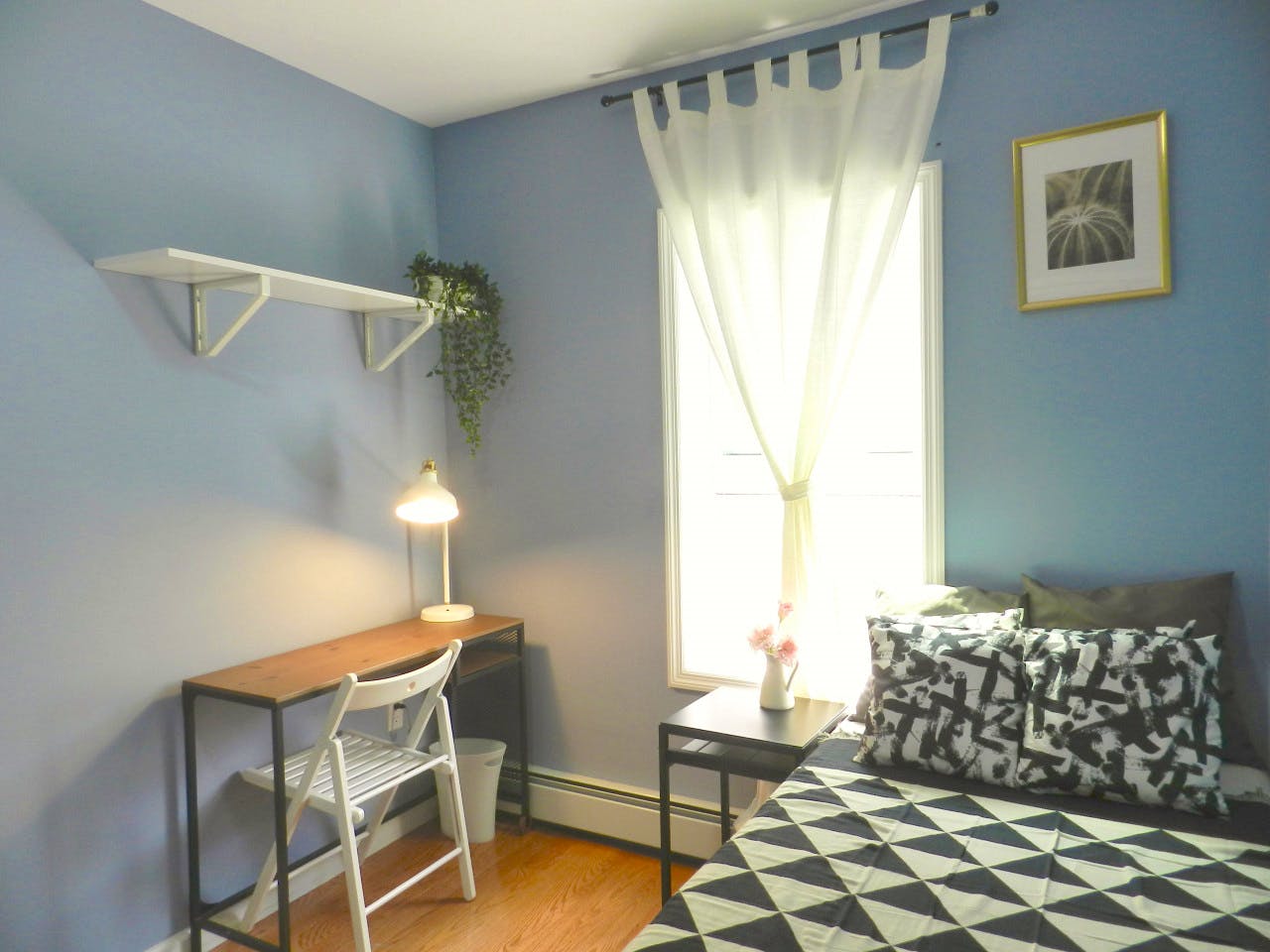  Room C  -  Cozy Townhouse w/ Workspace  - Gallery -  20