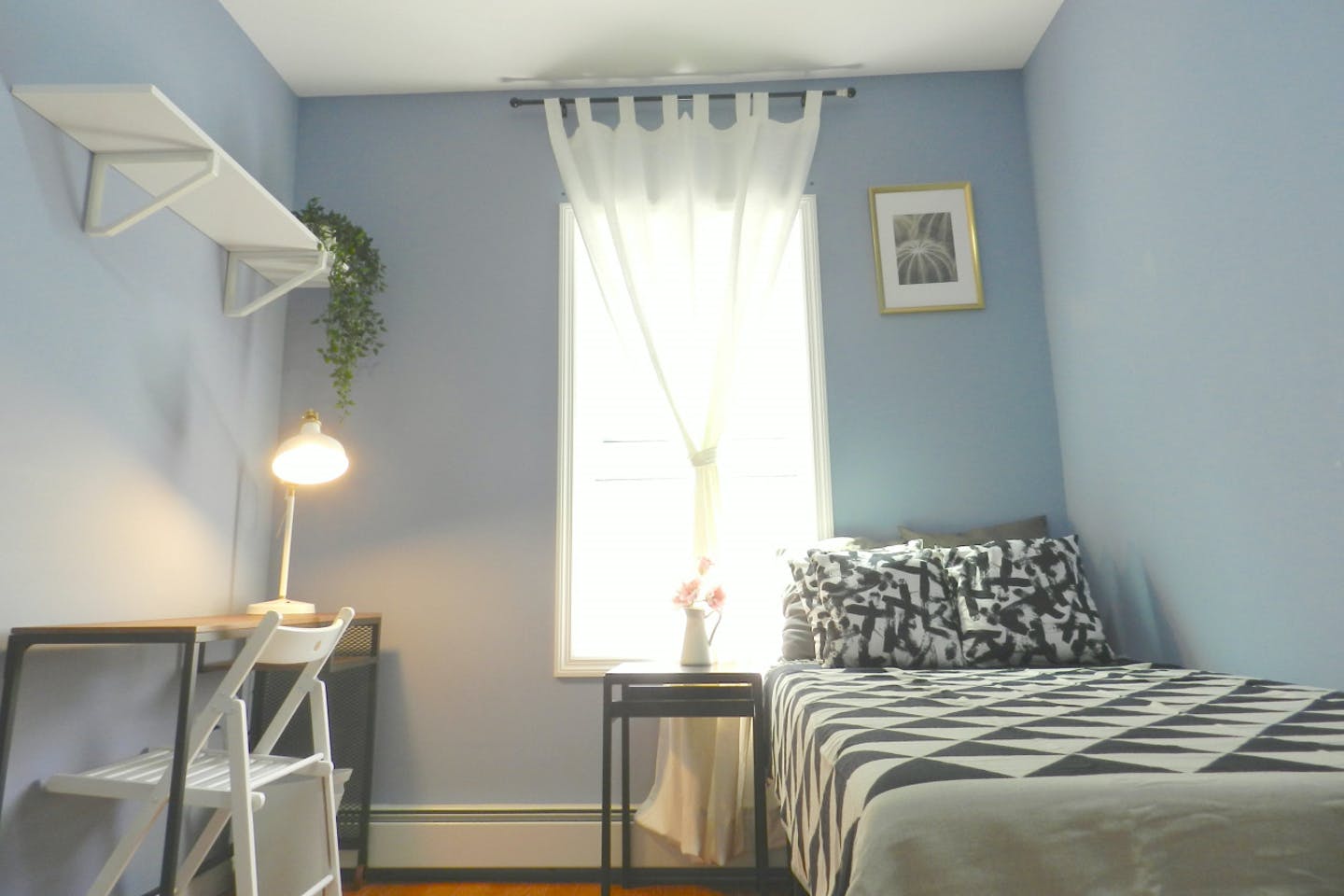  Room C  -  Cozy Townhouse w/ Workspace  - Gallery -  3