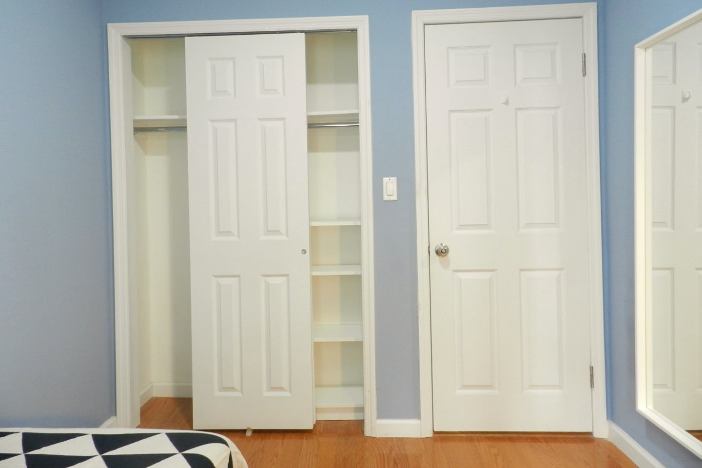  Room C  -  Cozy Townhouse w/ Workspace  - Gallery -  7