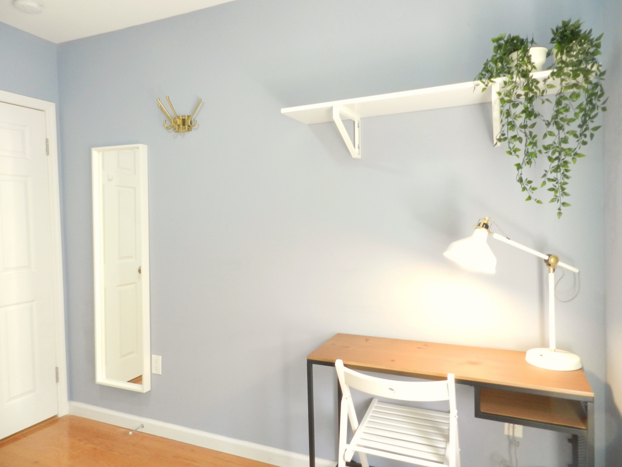  Room C  -  Cozy Townhouse w/ Workspace  - Gallery -  35