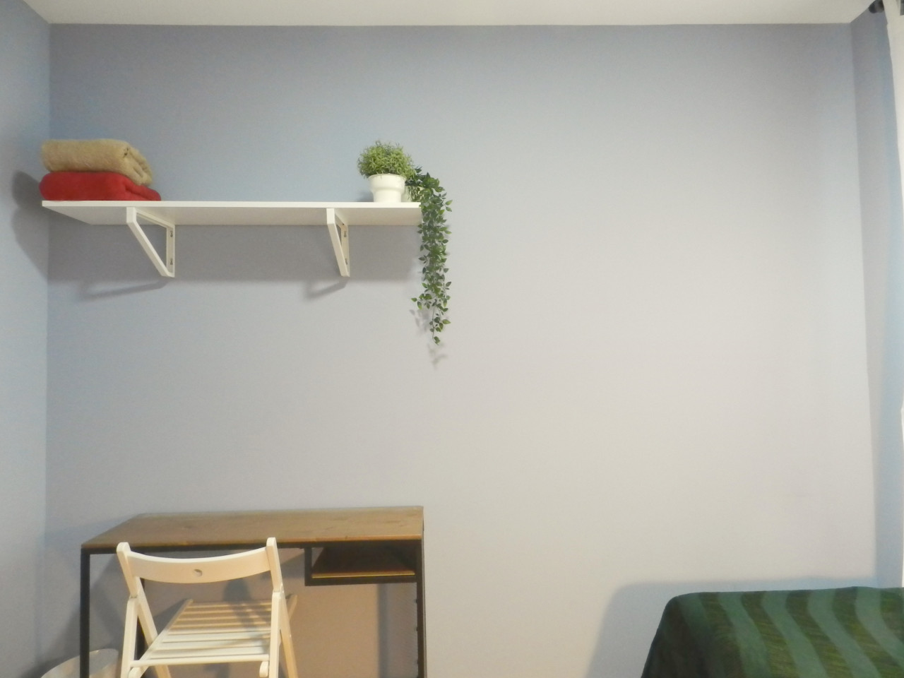  Room D  -  Cozy Townhouse w/ Workspace  - Gallery -  23