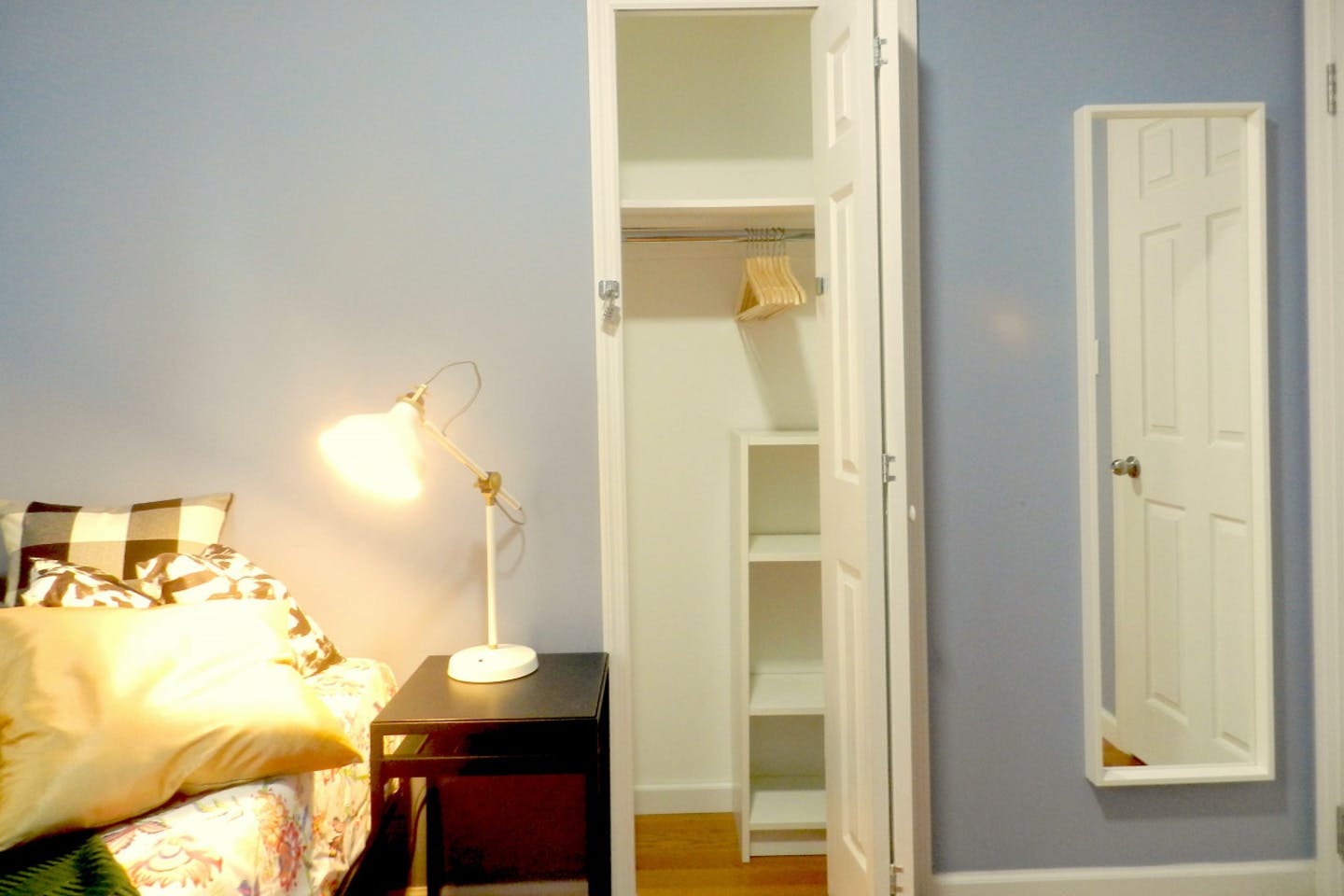  Room D  -  Cozy Townhouse w/ Workspace  - Gallery -  2