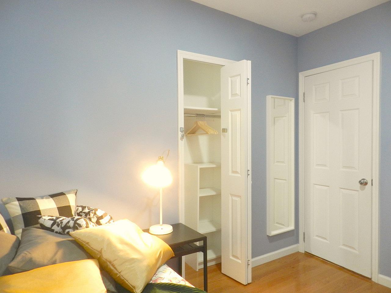  Room D  -  Cozy Townhouse w/ Workspace  - Gallery -  28