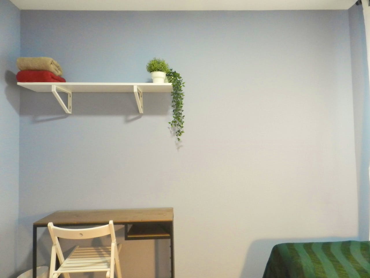  Room D  -  Cozy Townhouse w/ Workspace  - Gallery -  17