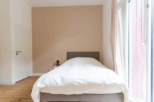 Room in Rue de la Patouillerie, Nantes for 500 m² with 20 bedrooms