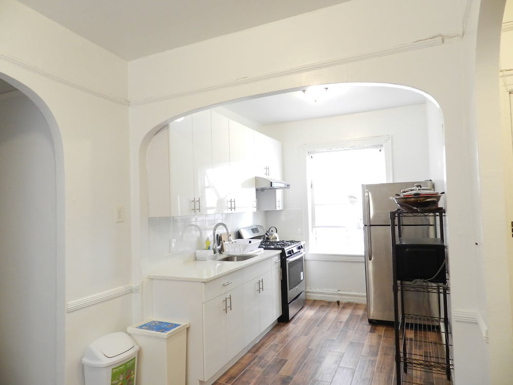 Spacious Townhouse w/ Workspace