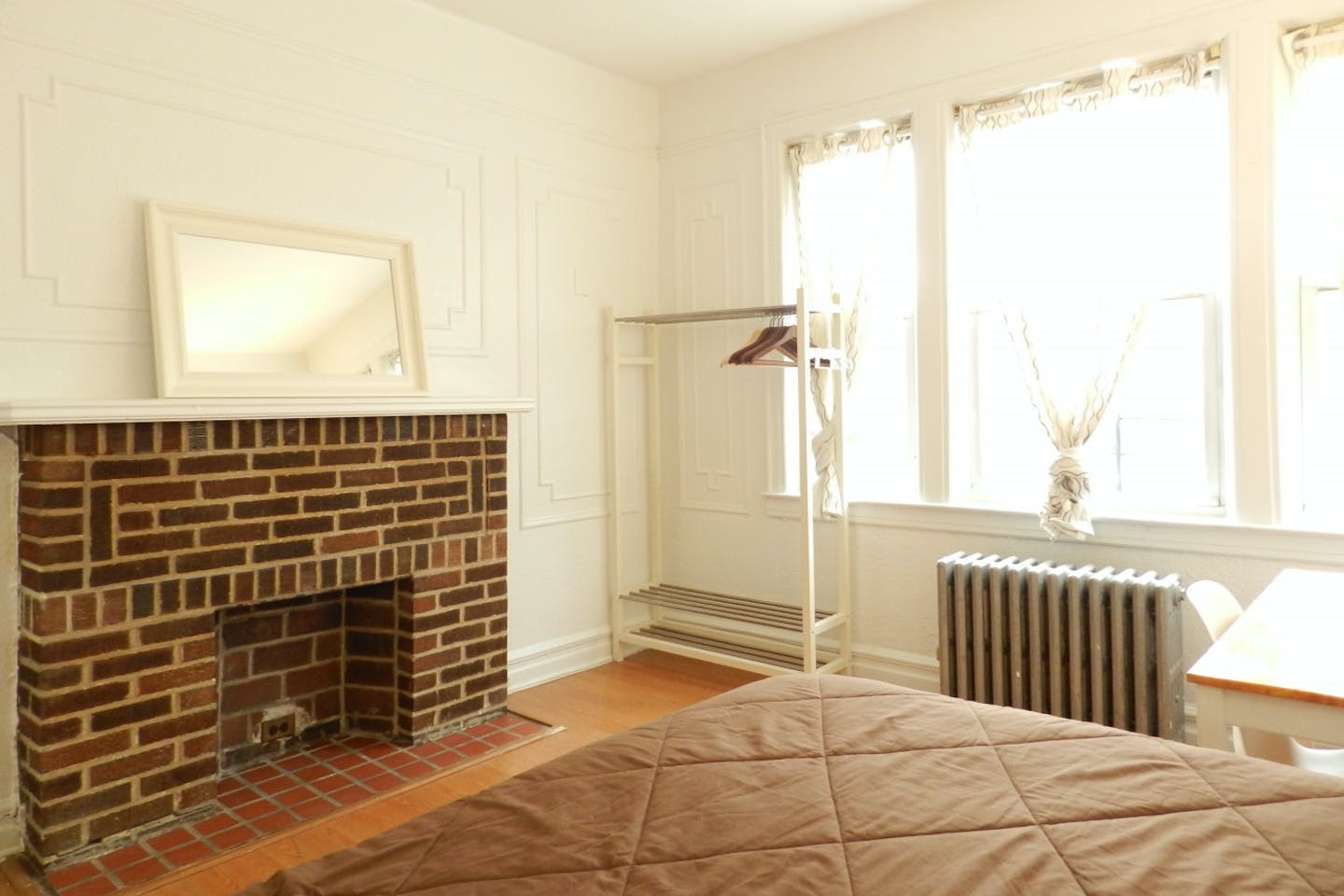 Room B - 4