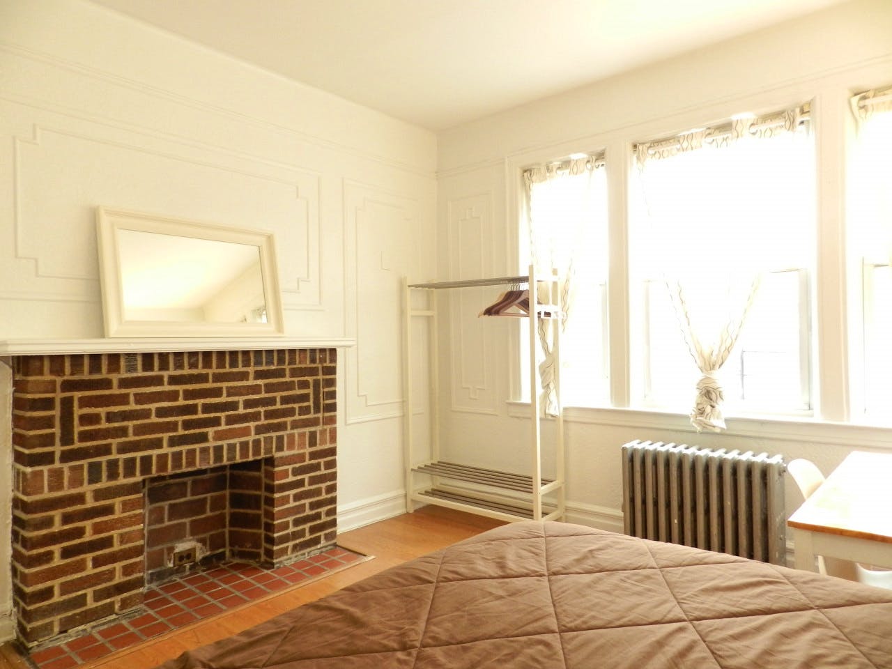 Room B - 18
