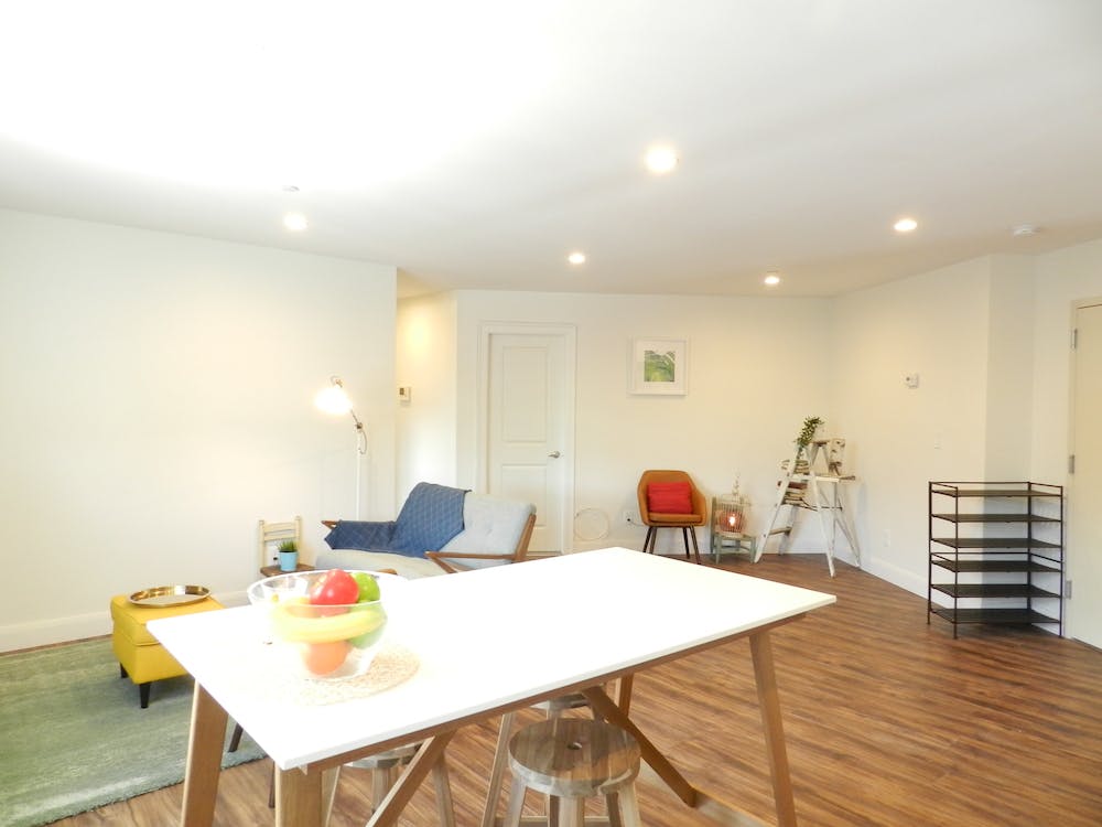 Gorgeous Styled Apt. w/ Workspace