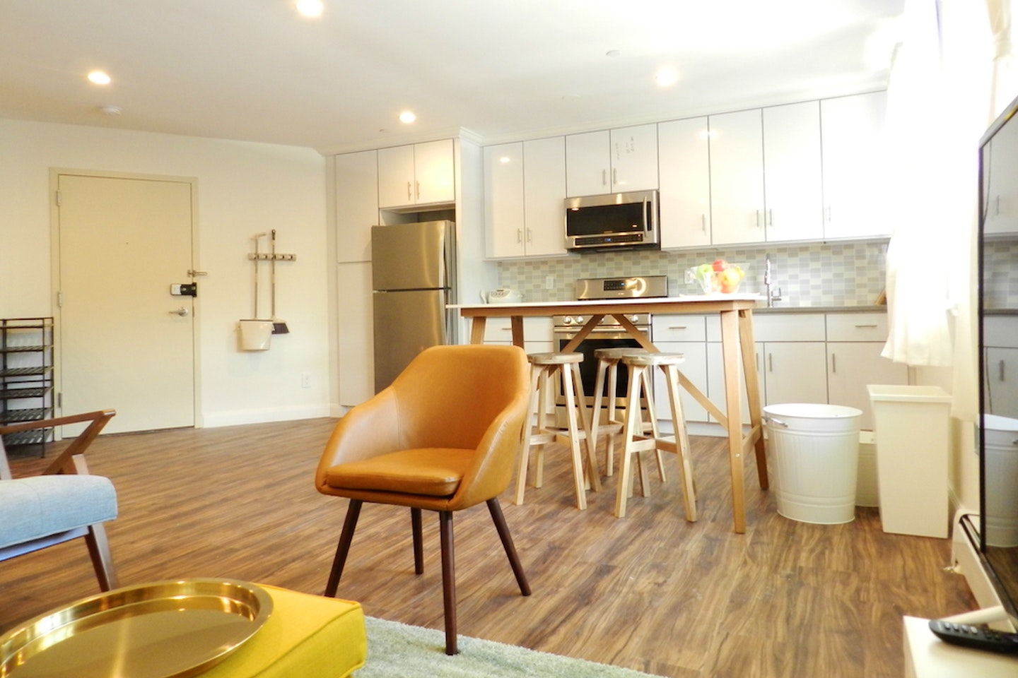 Gorgeous Styled Apt. w/ Workspace