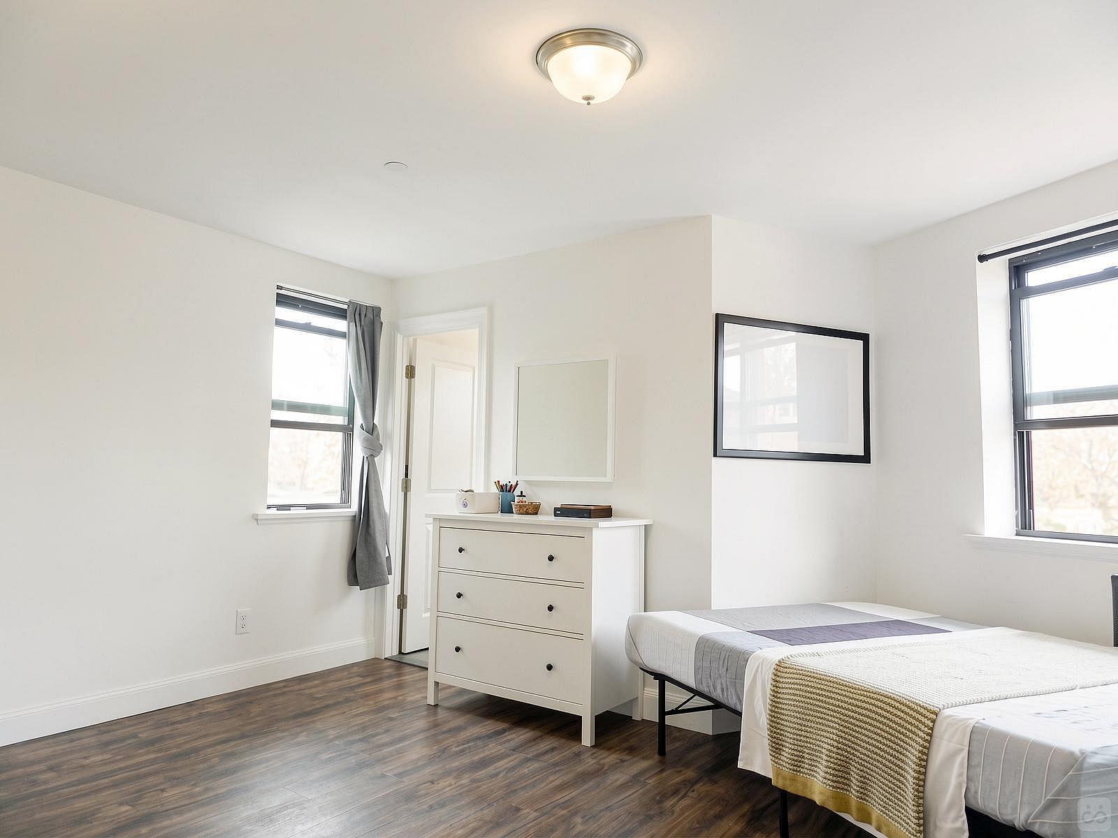  Room A  -  Gorgeous Styled Apt. w/ Workspace  - Gallery -  47