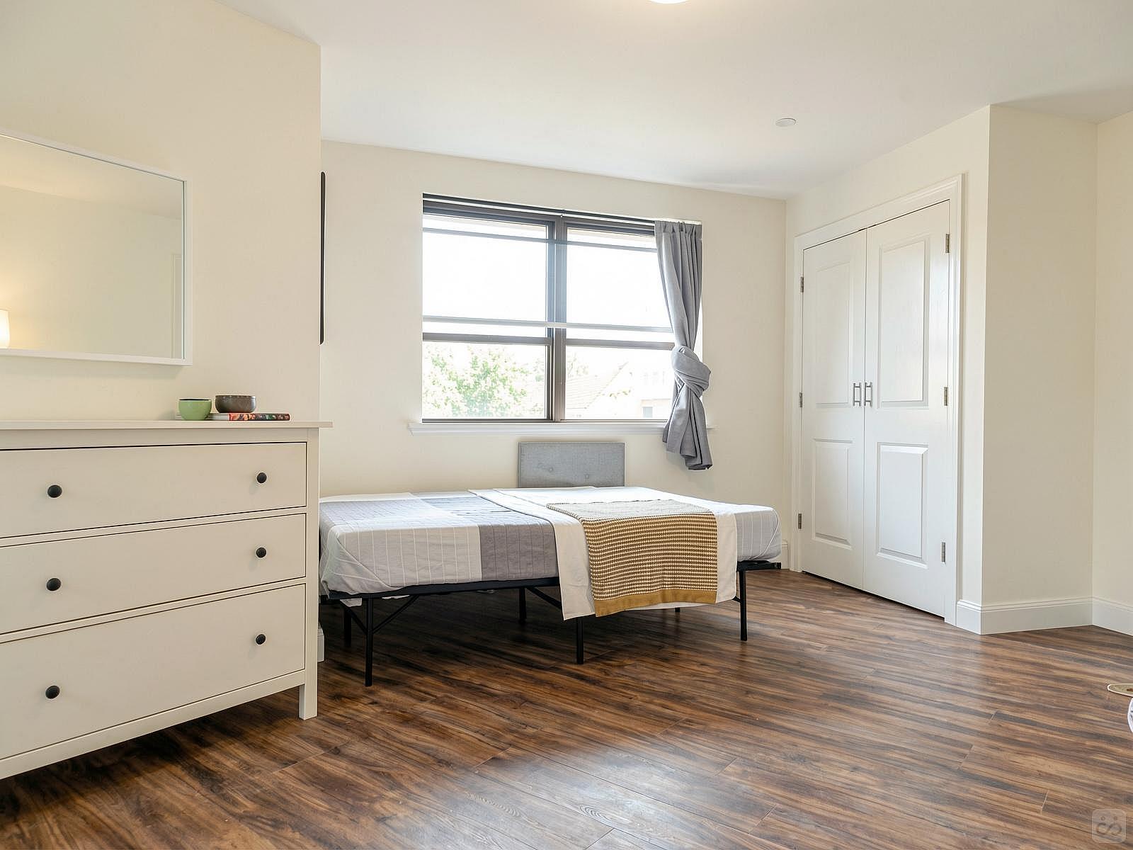  Room A  -  Gorgeous Styled Apt. w/ Workspace  - Gallery -  48