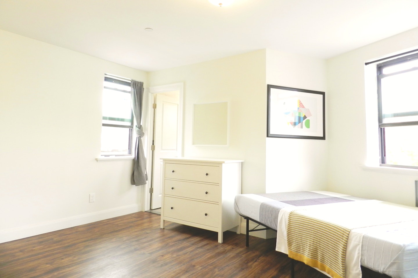  Room A  -  Gorgeous Styled Apt. w/ Workspace  - Gallery -  5