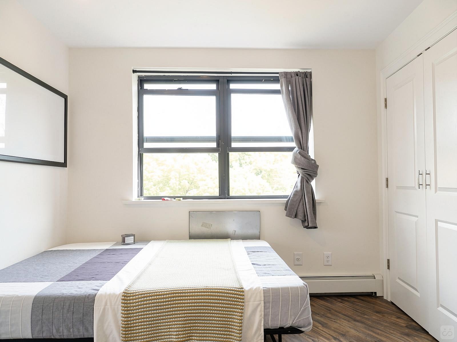  Room A  -  Gorgeous Styled Apt. w/ Workspace  - Gallery -  45